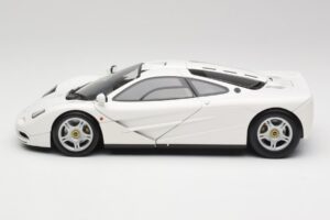 McLaren F1 Balts Minichamps 1:18 530133424 Metāls — attēls 4 no 8