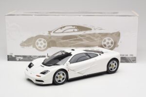 McLaren F1 Balts Minichamps 1:18 530133424 Metāls — attēls 8 no 8