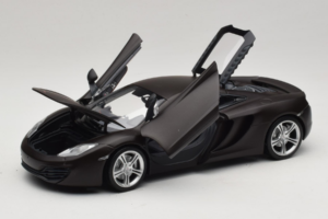 McLaren MP4-12C Matt Black Minichamps 1:18 110133021 Metāls — attēls 2 no 8