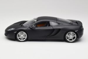 McLaren MP4-12C Matt Satellite Pelēks Minichamps 1:18 110133024 Metāls — attēls 4 no 8
