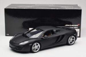 McLaren MP4-12C Matt Satellite Pelēks Minichamps 1:18 110133024 Metāls — attēls 8 no 8