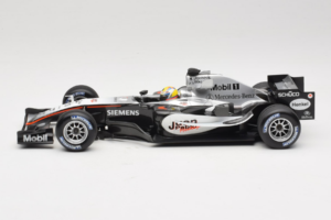 McLaren MP4-20 Mercedes #10 J.P. Montoya F1 2005 Minichamps 1:18 B66962338 Metāls — attēls 3 no 6
