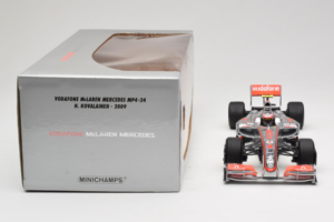 McLaren MP4-24 Mercedes #2 H. Kovalainen F1 2009 Minichamps 1:18 503091802 Metāls — attēls 6 no 7
