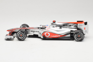 McLaren MP4-25 Mercedes #1 J. Button Vodafone McLaren Showcar F1 2010 Minichamps 1:18 530101801 Metāls — attēls 3 no 7