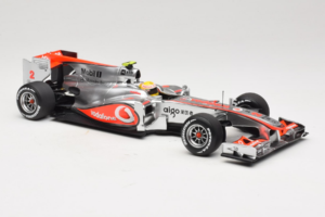 McLaren MP4-25 Mercedes #2 L. Hamilton Vodafone McLaren F1 2010 Minichamps 1:18 530101802 Metāls — attēls 4 no 7
