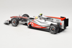 McLaren MP4-25 Mercedes #2 L. Hamilton Vodafone McLaren F1 2010 Minichamps 1:18 530101802 Metāls — attēls 5 no 7