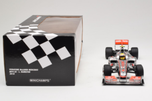 McLaren MP4-25 Mercedes #2 L. Hamilton Vodafone McLaren F1 2010 Minichamps 1:18 530101802 Metāls — attēls 7 no 7