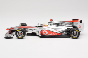 McLaren MP4-26 Mercedes #3 L. Hamilton Vodafone McLaren Showcar F1 2011 Minichamps 1:18 530111873 Metāls — attēls 3 no 7
