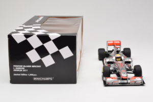 McLaren MP4-26 Mercedes #3 L. Hamilton Vodafone McLaren Showcar F1 2011 Minichamps 1:18 530111873 Metāls — attēls 7 no 7