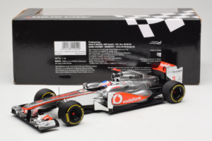 McLaren MP4-27 Mercedes #3 J. Button Vodafone McLaren Showcar F1 2012 Minichamps 1:18 530121873 Metāls — attēls 6 no 7