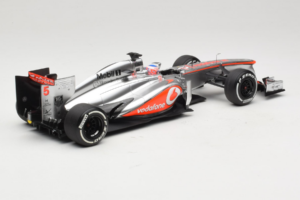 McLaren MP4-28 Mercedes #5 J. Button Vodafone McLaren F1 2013 Minichamps 1:18 530131805 Metāls — attēls 2 no 7