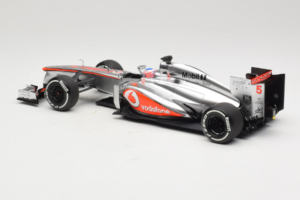 McLaren MP4-28 Mercedes #5 J. Button Vodafone McLaren F1 2013 Minichamps 1:18 530131805 Metāls — attēls 5 no 7