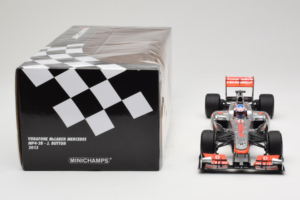 McLaren MP4-28 Mercedes #5 J. Button Vodafone McLaren F1 2013 Minichamps 1:18 530131805 Metāls — attēls 7 no 7