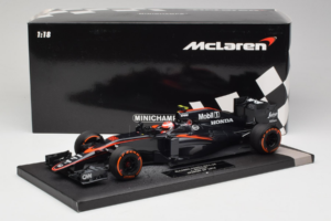 McLaren MP4-30 Honda #22 J. Button McLaren Honda F1 Team Spanish Grand Prix 2015 Minichamps 1:18 537151122 Metāls — attēls 7 no 7