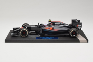 McLaren MP4-31 Honda #22 J. Button McLaren Honda F1 Team Chinese Grand Prix 2016 Minichamps 1:18 537161822 Metāls