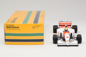 McLaren MP4/8 Ford #8 A. Senna Marlboro McLaren 1993 Minichamps 1:18 540931808 Metāls — attēls 6 no 7