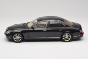 Maybach 57S Melns AUTOart 1:18 76156 Metāls — attēls 4 no 7