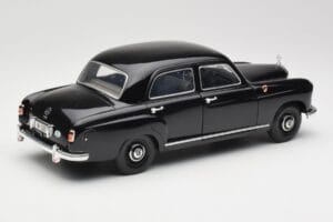 Mercedes 180 W120 Ponton Melns Revell 1:18 08973 Metāls — attēls 3 no 8