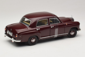 Mercedes 180 Ponton Tumšsarkans Revell 1:18 08876 Metāls — attēls 2 no 6