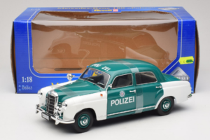 Mercedes 180 Ponton Polizei Revell 1:18 8863 Metāls — attēls 6 no 6