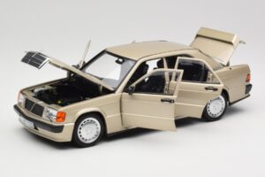 Mercedes 190E W201 2.3-16 Smoke Silver Metallic Norev 1:18 183831 Metāls — attēls 2 no 8