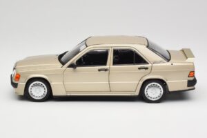 Mercedes 190E W201 2.3-16 Smoke Silver Metallic Norev 1:18 183831 Metāls — attēls 4 no 8