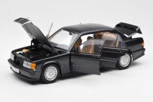 Mercedes 190E 2.3-16 W201 Zilsmelns Metallic AUTOart 1:18 76122 Metāls — attēls 2 no 8