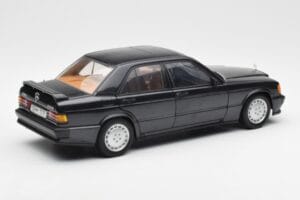 Mercedes 190E 2.3-16 W201 Zilsmelns Metallic AUTOart 1:18 76122 Metāls — attēls 3 no 8