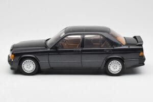Mercedes 190E 2.3-16 W201 Zilsmelns Metallic AUTOart 1:18 76122 Metāls — attēls 4 no 8