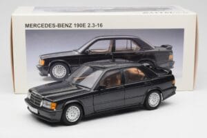 Mercedes 190E 2.3-16 W201 Zilsmelns Metallic AUTOart 1:18 76122 Metāls — attēls 8 no 8