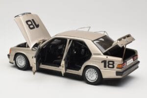Mercedes 190E 2.3-16 W201 #1 N. Lauda Race of Champions Nurburgring 1984 AUTOart 1:18 88431 Metāls — attēls 5 no 8