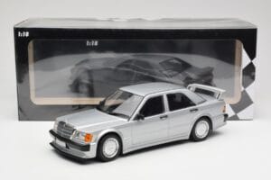 Mercedes 190E 2.5-16 EVO 1 W201 Sudrabs Minichamps 1:18 155036001 Metāls — attēls 6 no 6