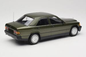 Mercedes 190E W201 Zaļš Metaliks Minichamps 1:18 155037001 Metāls — attēls 2 no 6
