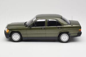 Mercedes 190E W201 Zaļš Metaliks Minichamps 1:18 155037001 Metāls — attēls 3 no 6