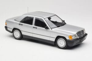 Mercedes 190E W201 Sudrabs Minichamps 1:18 155037004 Metāls — attēls 4 no 6