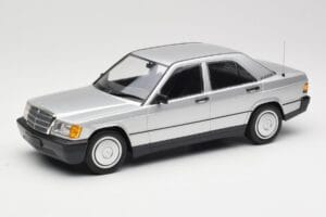 Mercedes 190E W201 Sudrabs Minichamps 1:18 155037004 Metāls