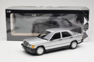 Mercedes 190E W201 Sudrabs Minichamps 1:18 155037004 Metāls — attēls 6 no 6