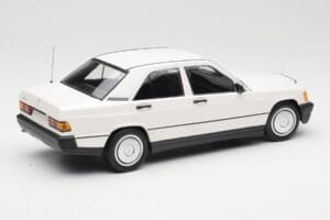 Mercedes 190E W201 Balts Minichamps 1:18 155037002 Metāls — attēls 2 no 6