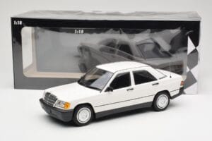 Mercedes 190E W201 Balts Minichamps 1:18 155037002 Metāls — attēls 6 no 6