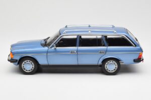 Mercedes 200 S123 T-Model Diamond Zils Dīlera Izdevums Norev 1:18 B66040671 Metāls — attēls 4 no 8
