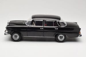 Mercedes 200 W110 Melns Norev 1:18 183574 Metāls — attēls 4 no 8