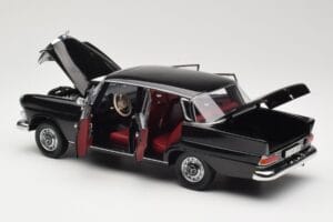 Mercedes 200 W110 Melns Norev 1:18 183574 Metāls — attēls 5 no 8