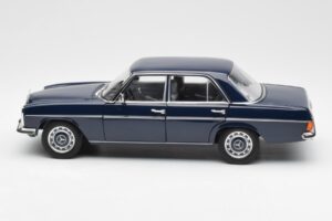 Mercedes 200 W114 Midnight Zils Dīlera Izdevums Norev 1:18 B66040694 Metāls — attēls 4 no 8