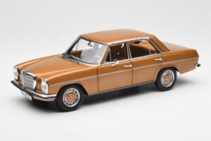 Mercedes 200 W115 Bycane Zelts Dīlera Izdevums Norev 1:18 B66040665 Metāls