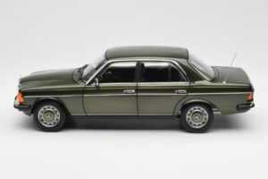 Mercedes 200 W123 Cypress Zaļš Metaliks Dīlera Izdevums Norev 1:18 B66040654 Metāls — attēls 4 no 8