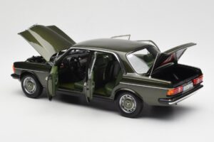 Mercedes 200 W123 Cypress Zaļš Metaliks Dīlera Izdevums Norev 1:18 B66040654 Metāls — attēls 5 no 8