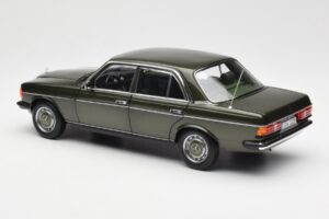 Mercedes 200 W123 Cypress Zaļš Metaliks Dīlera Izdevums Norev 1:18 B66040654 Metāls — attēls 7 no 8