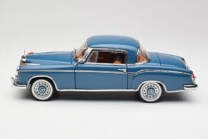 Mercedes 220 SE W128 Zils Sun Star 1:18 3561 Metāls — attēls 4 no 8