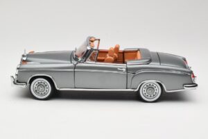 Mercedes 220 SE W128 Kabriolets Grey Metallic Sun Star 1:18 3352-M1 Metāls — attēls 4 no 8