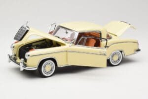 Mercedes 220 SE W128 Coupe Bēšs Sun Star 1:18 3562 Metāls — attēls 2 no 8